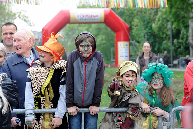 Ускршњи карневал у Ташмајданском парку: Трка у пузању беба и такмичење у туцању јаја